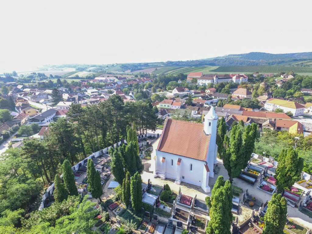 Marktgemeinde Mailberg aus der Luft